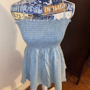 Flowy H&M shirt. Adjustable straps. Denim blue.